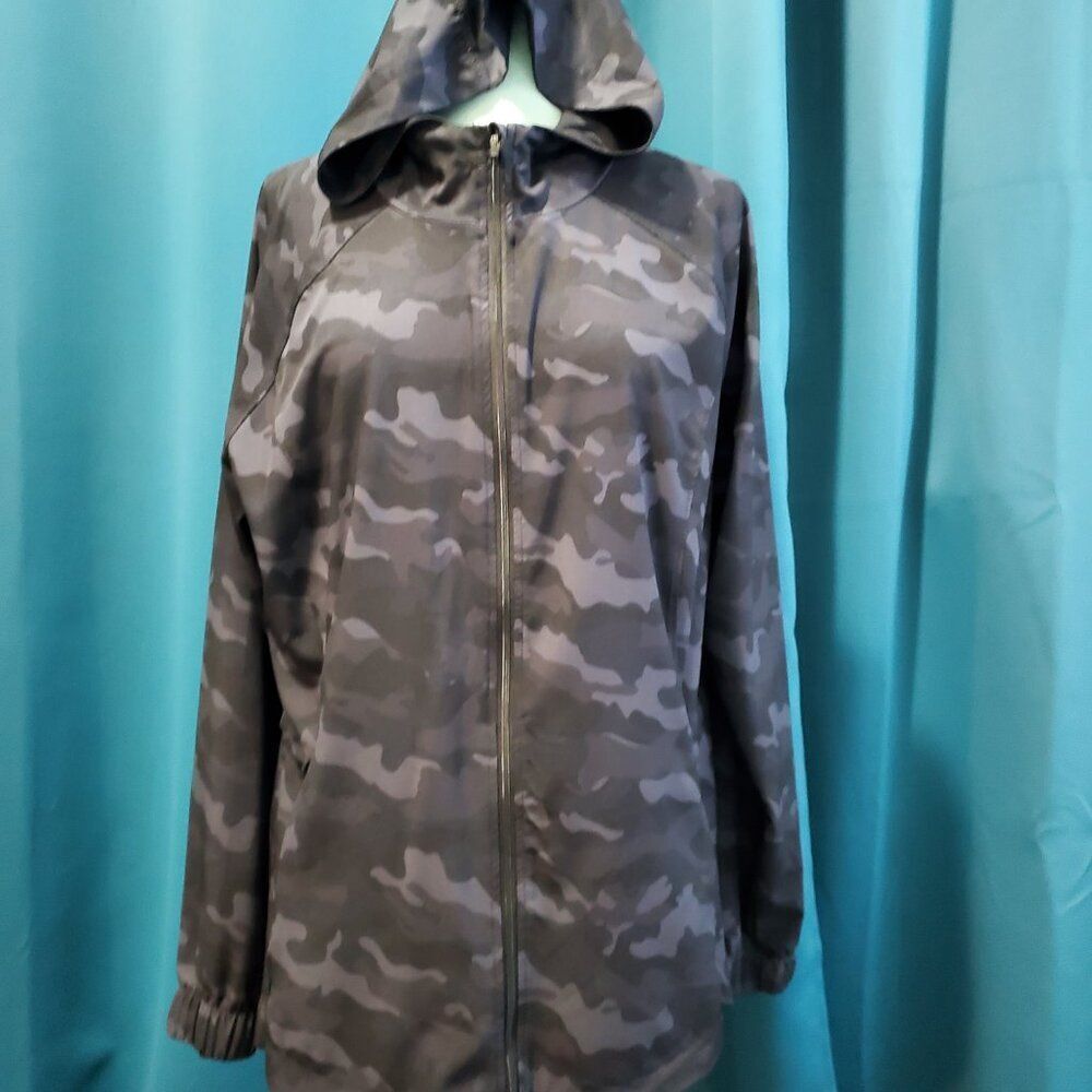 Hooded Black & Grey Camo Yoga jacket w/ drawstring waist Large/XL
